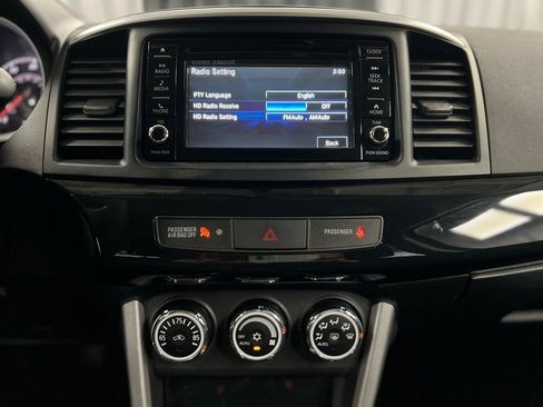 Used 2017 Mitsubishi Lancer ES image 29