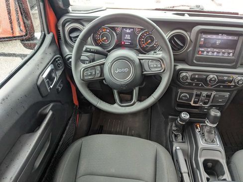 Used 2023 Jeep Wrangler Unlimited Sport AWD/4WD image 15