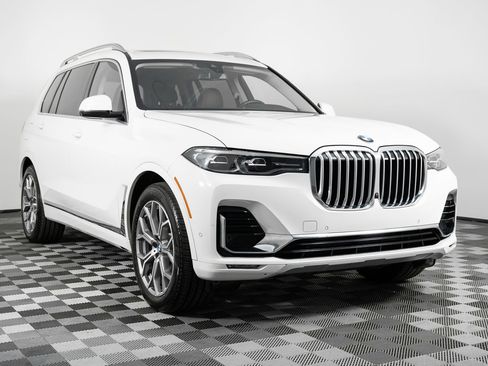 Used 2022 BMW X7 xDrive40i w/ Premium Package image 10