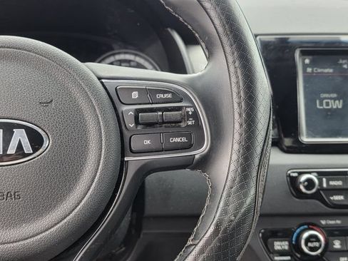 Used 2018 Kia Niro EX w/ Option Group 020 FWD image 24