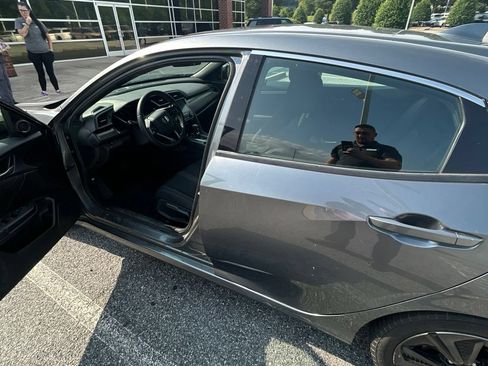 Used 2019 Honda Civic EX image 7