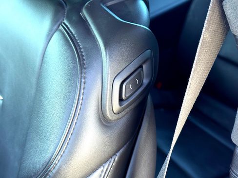 Used 2014 Cadillac ELR w/ Luxury Package image 24