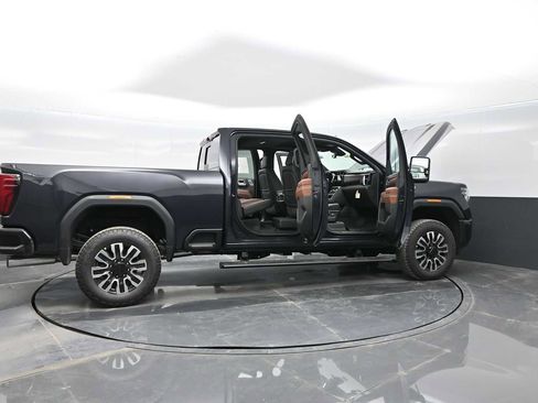 New 2025 GMC Sierra 3500 Denali Ultimate image 43