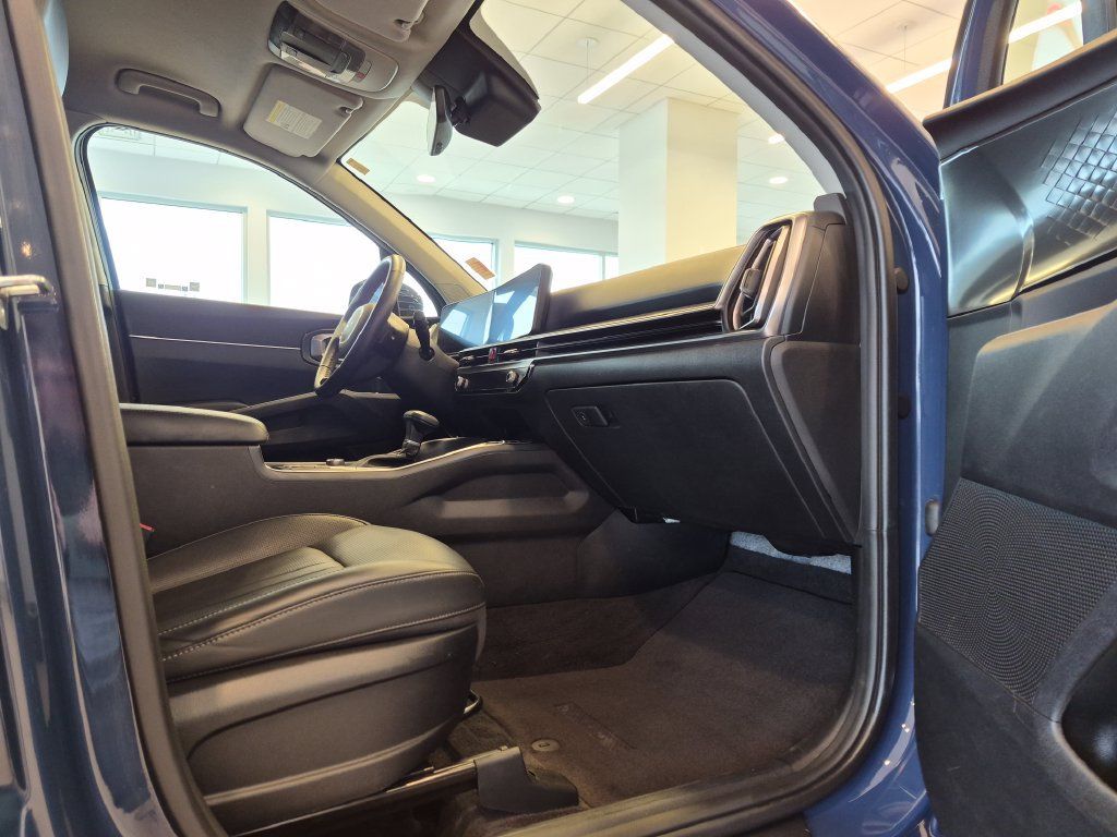 Used 2025 Kia Sorento EX AWD/4WD image 24