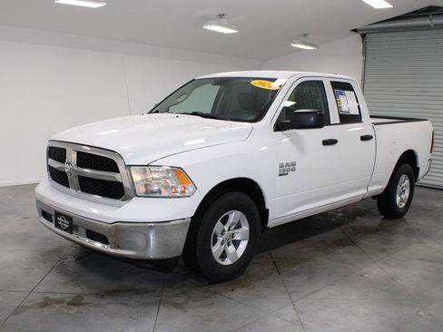 Used 2024 RAM 1500 Classic SLT image 4