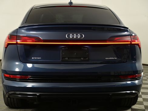 Certified 2022 Audi e-tron Premium Plus w/ Premium Plus Package image 8