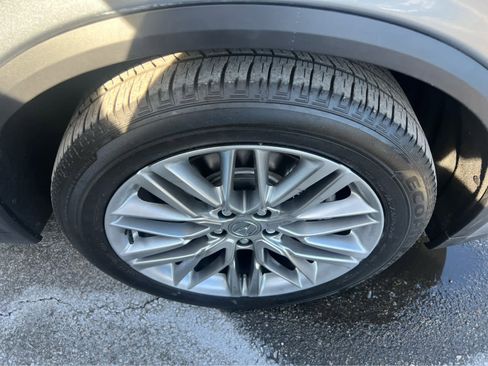 Used 2023 Acura MDX SH-AWD w/ Advance Package image 15