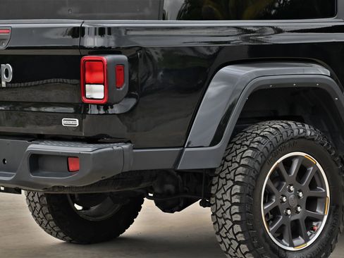 Used 2023 Jeep Gladiator Overland AWD/4WD image 14