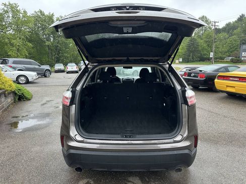Used 2019 Ford Edge SE FWD image 6