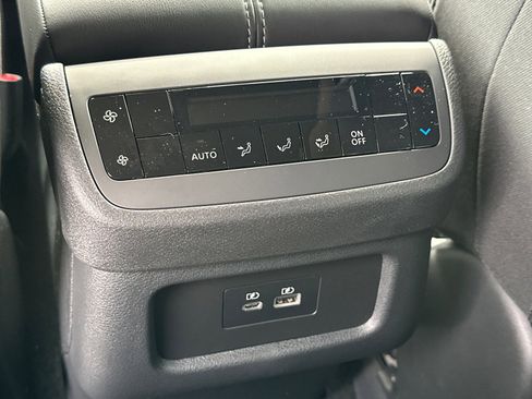 New 2025 Nissan Pathfinder SV w/ SV Premium Package image 24