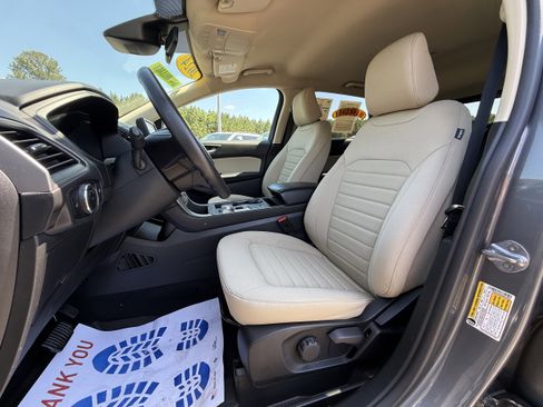 Used 2024 Ford Edge SE AWD/4WD image 9