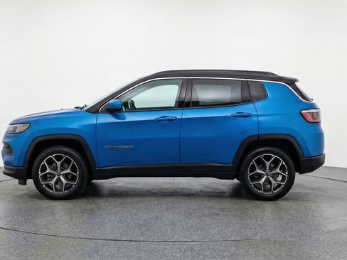 Used 2025 Jeep Compass Limited AWD/4WD image 5
