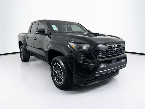 Certified 2025 Toyota Tacoma TRD Sport image 9