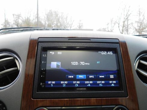 Used 2004 Ford F150 Lariat image 12