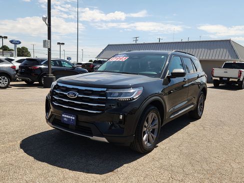 Certified 2025 Ford Explorer Active w/ Active Comfort Package AWD/4WD image 3