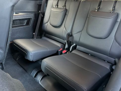 Used 2022 Lexus GX 460 Premium w/ Accessory Package AWD/4WD image 36