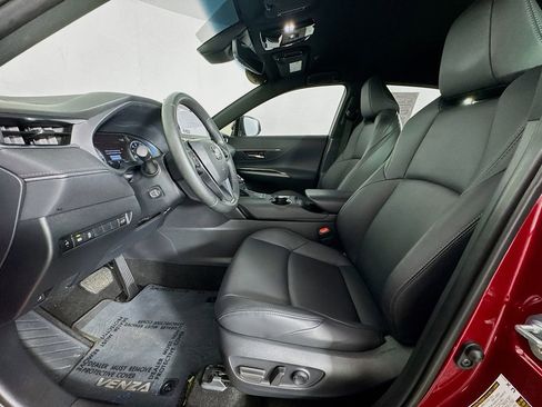 Used 2024 Toyota Venza Nightshade image 15