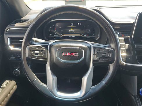 Used 2023 GMC Yukon XL SLT AWD/4WD image 11