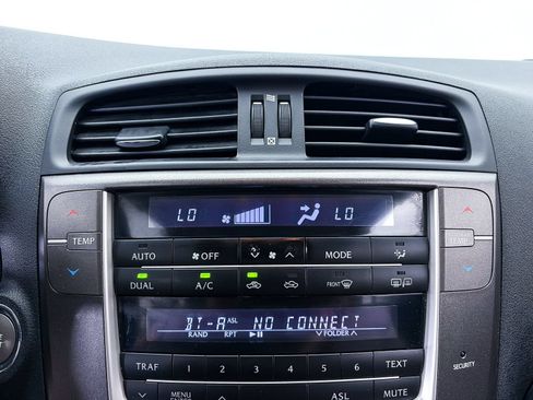 Used 2013 Lexus IS 250C w/ Luxury Pkg RWD image 14