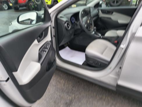 Used 2023 Hyundai Kona SEL AWD/4WD image 17