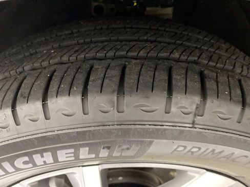 Used 2022 Chevrolet Equinox LT FWD image 23