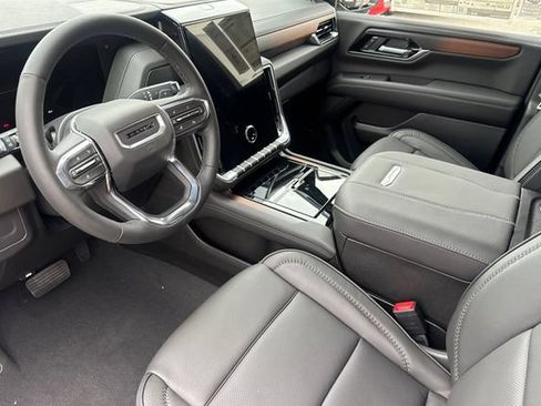 Used 2026 GMC Yukon XL Denali w/ Sun & Power Step Package AWD/4WD image 10