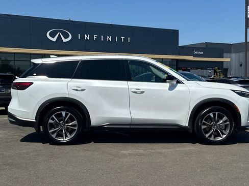 Certified 2026 INFINITI QX60 Pure w/ Family Package AWD/4WD image 3