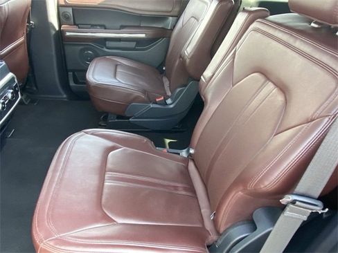 Used 2024 Ford Expedition Limited image 18