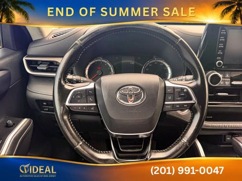 Used 2021 Toyota Highlander LE AWD/4WD image 33