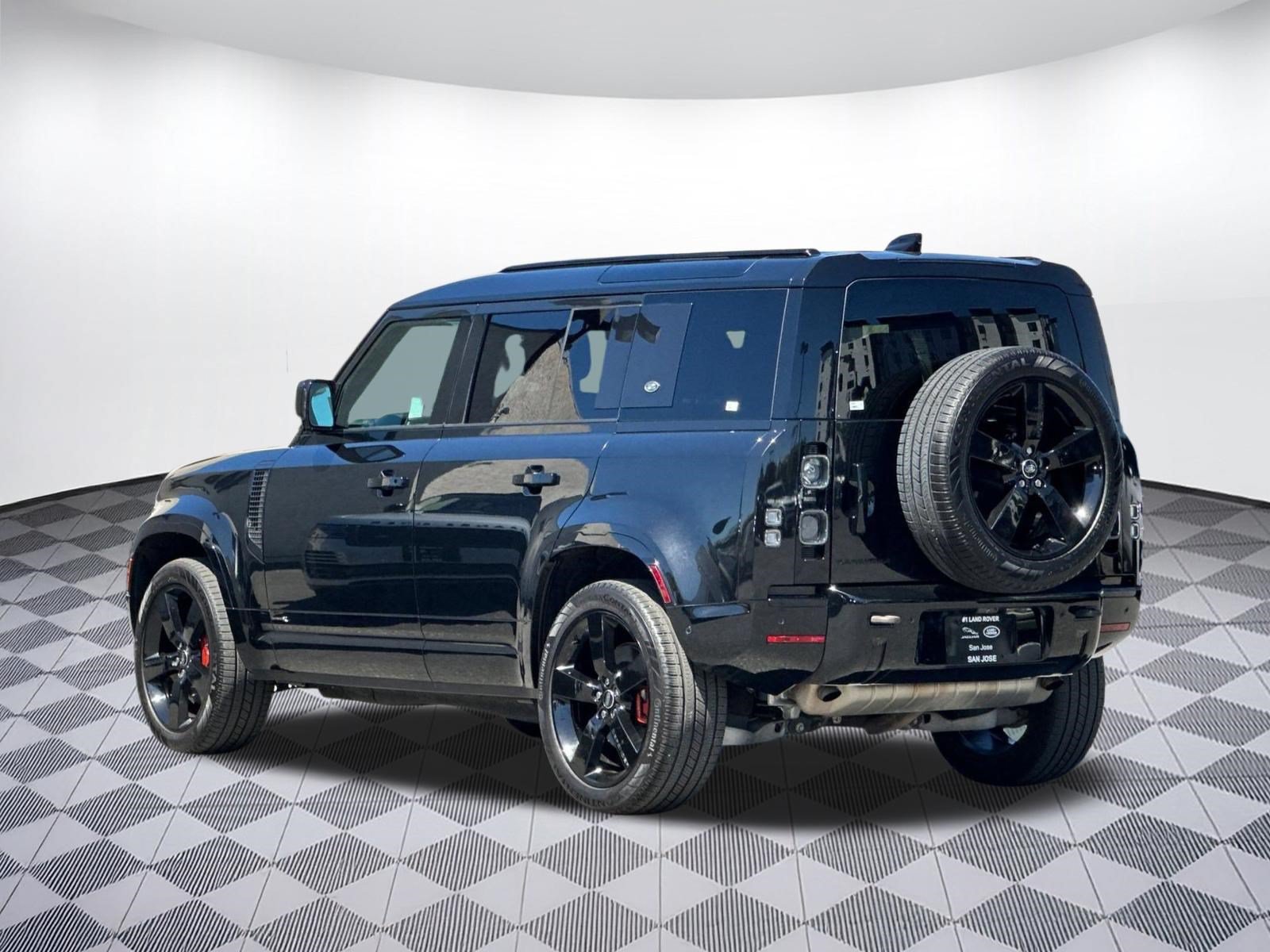 Used 2024 Land Rover Defender 110 X AWD/4WD image 3