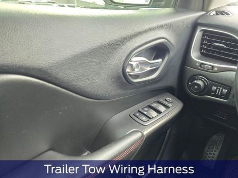 Used 2020 Jeep Cherokee Trailhawk w/ Technology Group AWD/4WD image 35