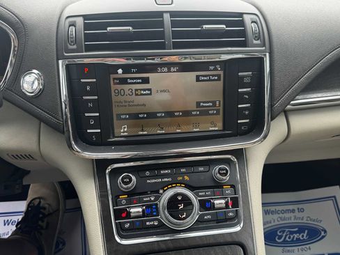 Used 2019 Lincoln Continental Reserve FWD image 3