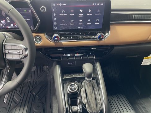 New 2025 GMC Canyon AT4 image 15