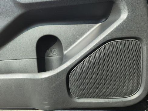 Certified 2025 Nissan Frontier SV RWD image 30