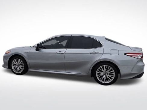 Used 2020 Toyota Camry XLE image 5