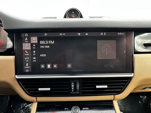 Used 2021 Porsche Cayenne AWD/4WD image 27