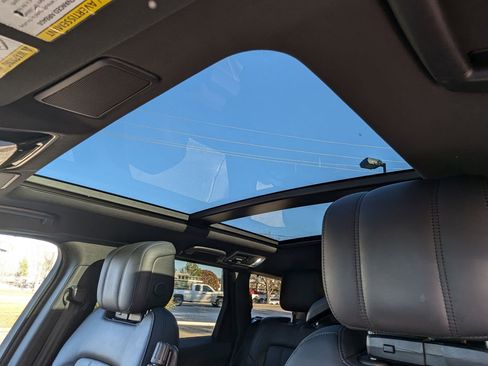 Used 2022 Land Rover Range Rover Sport HSE Silver Edition image 13