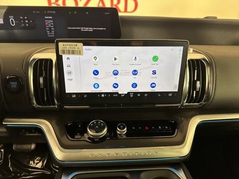 New 2025 Ford Expedition Platinum w/ Stealth Appearance Package image 11