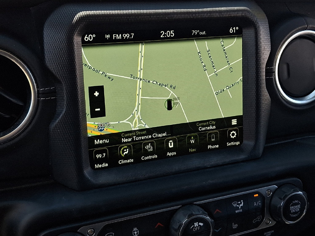 Used 2022 Jeep Wrangler Unlimited Sahara w/ Cold Weather Group AWD/4WD image 16