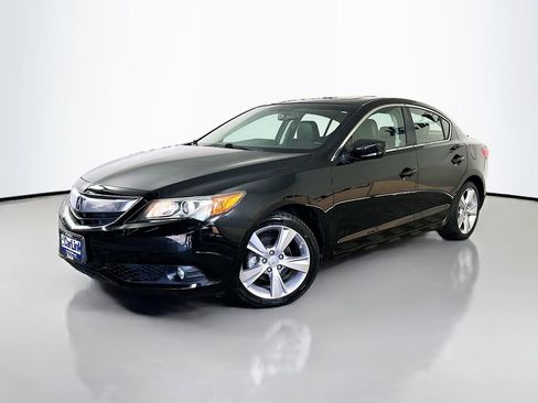 Used 2014 Acura ILX w/ Premium Package FWD image 3