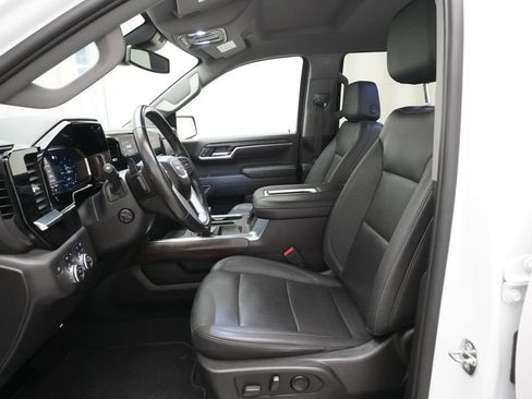 Used 2022 GMC Sierra 1500 SLT w/ SLT Convenience Package AWD/4WD image 7