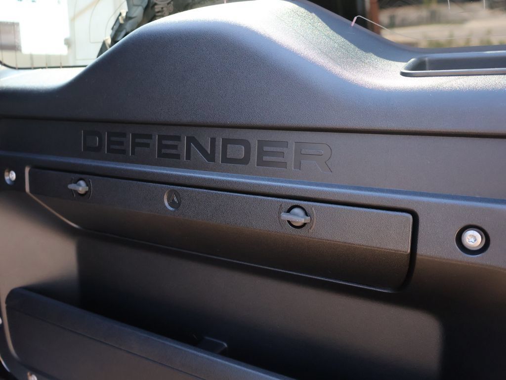 Used 2023 Land Rover Defender 110 X AWD/4WD image 18