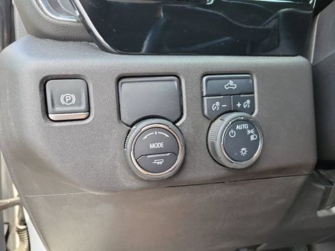 Used 2025 Chevrolet Silverado 1500 LT RWD image 15