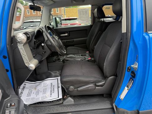 Used 2007 Toyota FJ Cruiser 4WD image 10