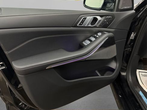 Used 2025 BMW X7 xDrive40i w/ M Sport Package image 25
