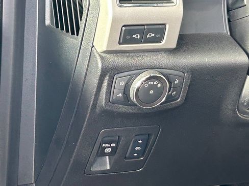 Used 2018 Ford F150 Lariat w/ Equipment Group 502A Luxury RWD image 36