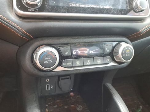 Used 2022 Nissan Versa SR w/ Electronics Package image 16