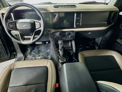 Used 2022 Ford Bronco Wildtrak image 16