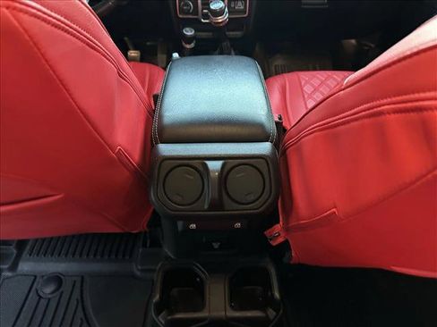 Used 2022 Jeep Gladiator Overland AWD/4WD image 24