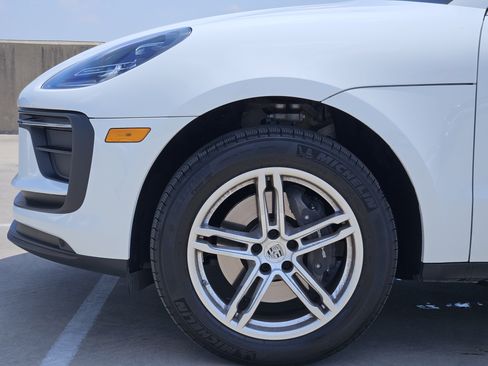 Certified 2026 Porsche Macan AWD/4WD image 13